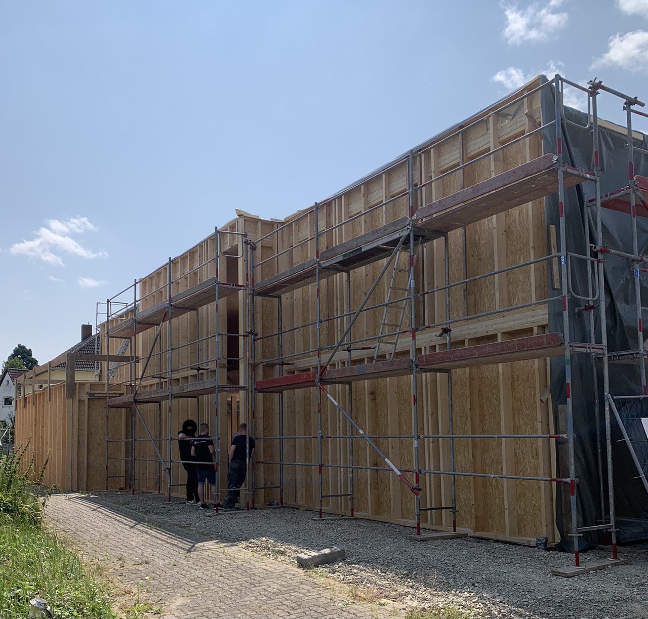 Komfortabler Neubau mit Carport und Terrasse