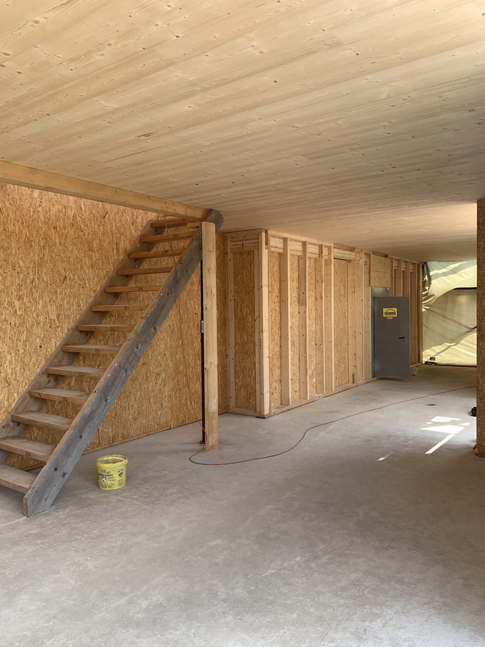 Zweistöckiges Einfamilienhaus in Holzbauweise