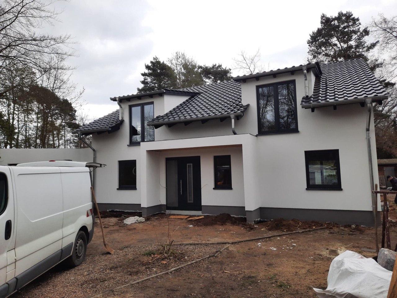 Klassisches Satteldachhaus aus Holz